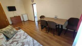 Гостиница Альбатрос Бетта Стандартный семейный номер-2